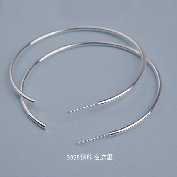 Factory wholesale ear pin S925 sterling silver exaggerated retro large ring earrings European and American large ring chic earrings for women