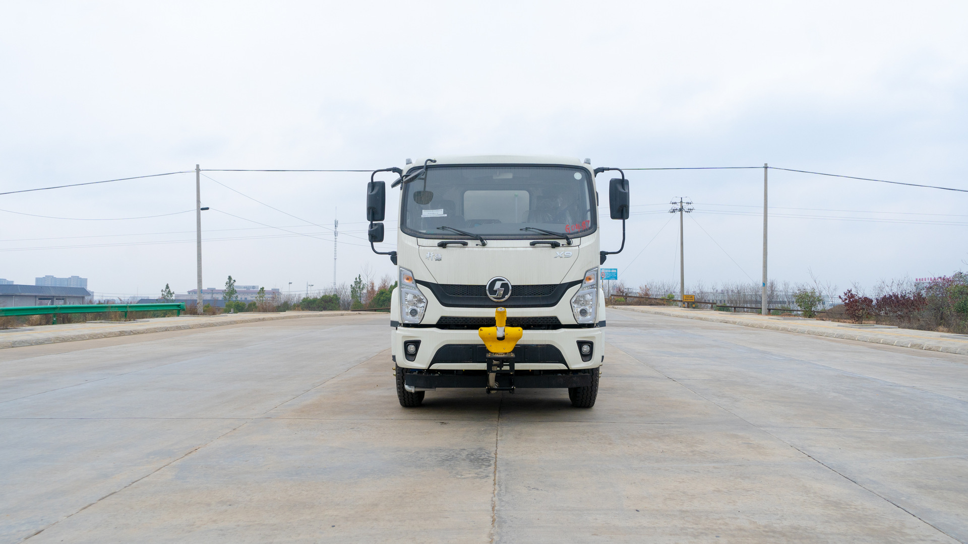 15-Cubic Meter Sprinkler Truck, Construction Site Sprinkler, Urban Sanitation Road Washing, Dust Reduction and Haze Removal, Fog Cannon Sprinkler Truck