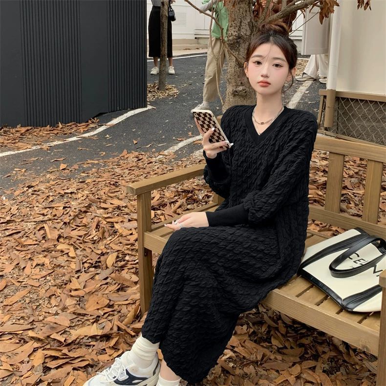 秋冬季胖mm300斤大码宽松遮肉V领配大衣长款过膝百搭长袖连衣裙女|undefined