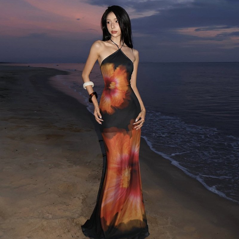 2025夏季跨境新款欧美女装时尚吊带挂脖印花收腰显瘦潮流连衣裙女|undefined