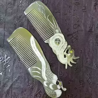 牛角经络梳龙凤梳雕刻工艺龙凤雕刻梳子景区热卖牛角梳子厂家批发