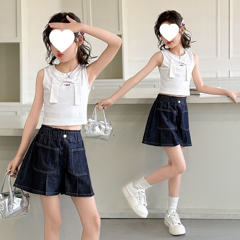 Girls' Denim Shorts, Solid Color Denim Jeans, 2026 New Summer Style, Thin Fit, Suitable for Medium and Large Children, Stylish and Casual