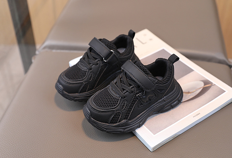 Boys Black Athletic Running Sneakers Breathable Mesh Ultralight_voghion.com