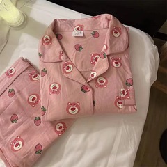 イチゴの熊のピンクのパジャマの女性の春と秋の冬のゆったりとしたかわいいアニメの長袖のズボンの部屋の服の2つのセット