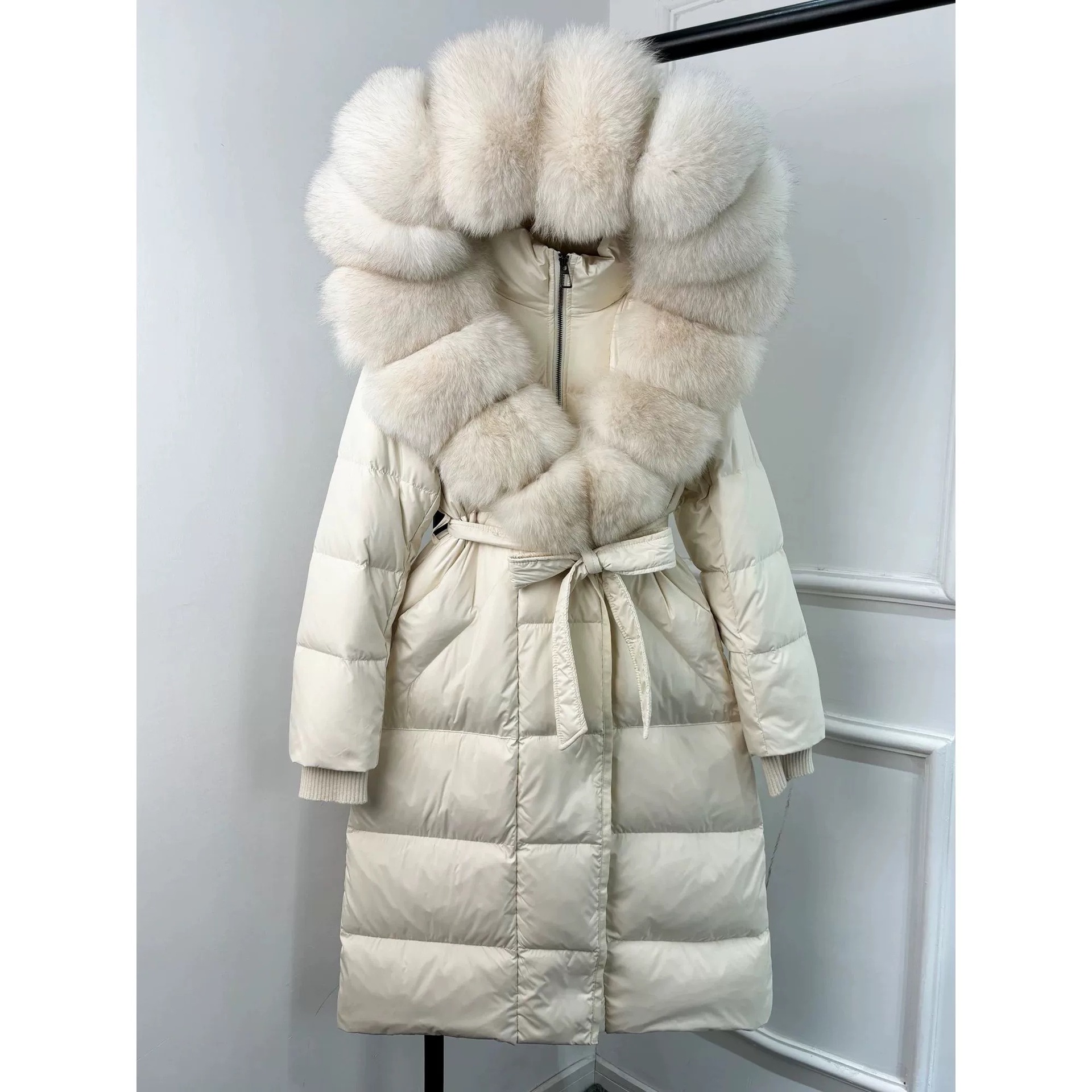 미색 + 미색 퍼 칼라