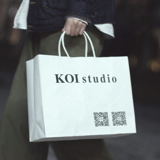 High-End Kraft Paper Birthday Gift Bag Kidsren's Handbag Printed Logo Clothing Gift Packaging Bag Wholesale 3