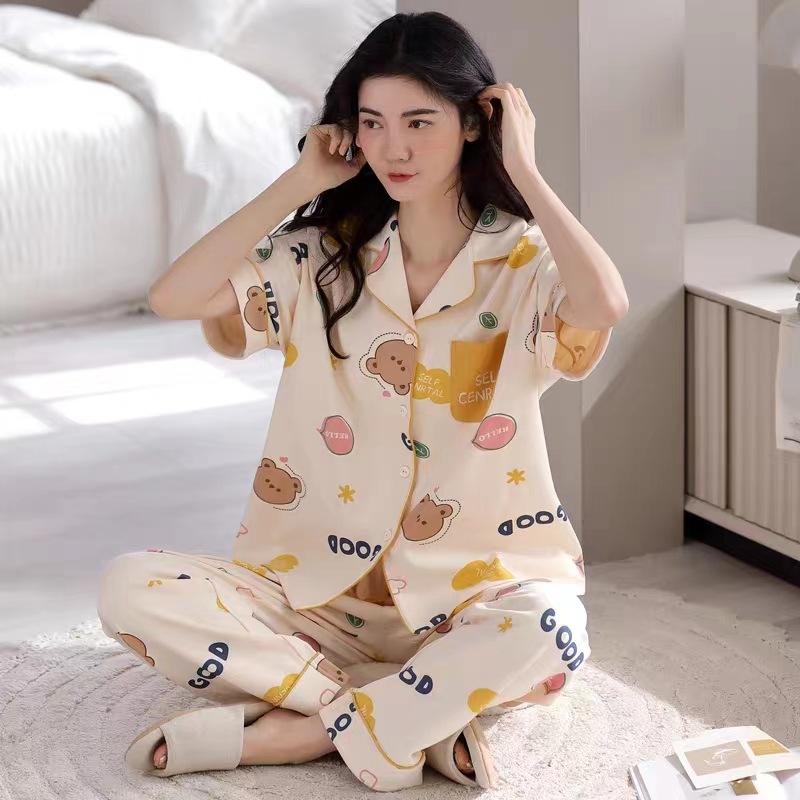 D.M-135 Short-long leaf letters bear shirt