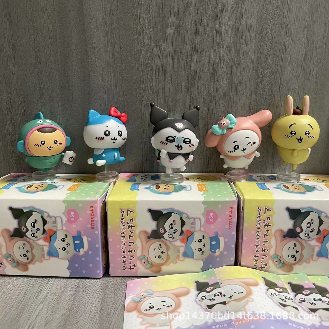新款潮玩三丽家族自嘲熊玩偶公仔盒蛋娃娃机桌面摆件批发