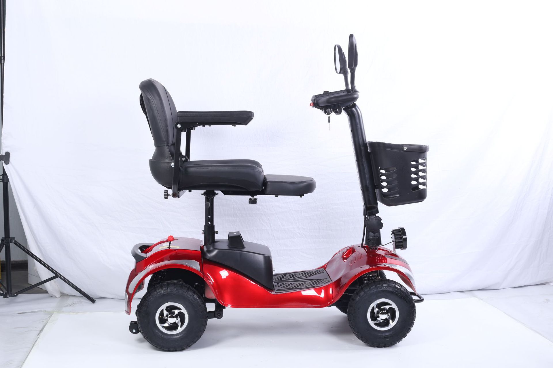 Elderly scooter mini elderly car low-speed four-wheel electric car safety brake electric car foldable