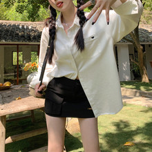 白色长袖衬衫女春季韩版2023新款爱心刺绣宽松中长款百搭开衫上衣