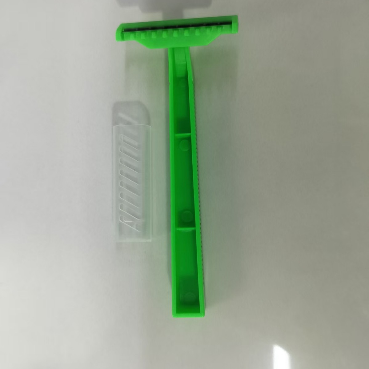 Direct from the manufacturer: Disposable shaving razors, hair removal tools with double-layer stainless steel blades