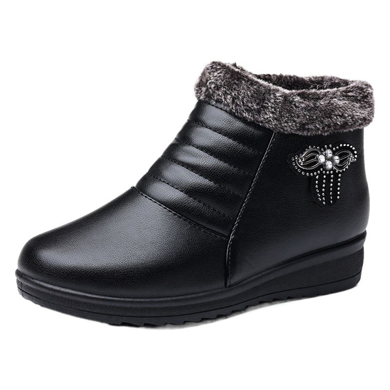 Zapatos de mamá de invierno zapatos de algodón de mediana edad y ancianos más tamaño cálido y cómodo forro polar antideslizante zapatos de cuero planos de fondo suave al por mayor