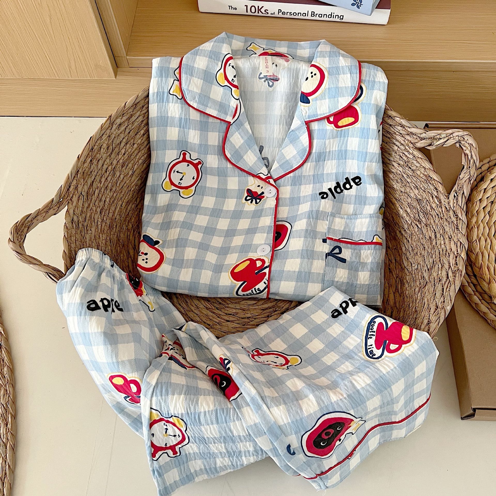 Pijamas de algodón nubes al por mayor transfronterizos mujeres primavera y otoño manga larga lindos cardigans de dibujos animados sueltos con solapas ropa de hogar se puede usar fuera