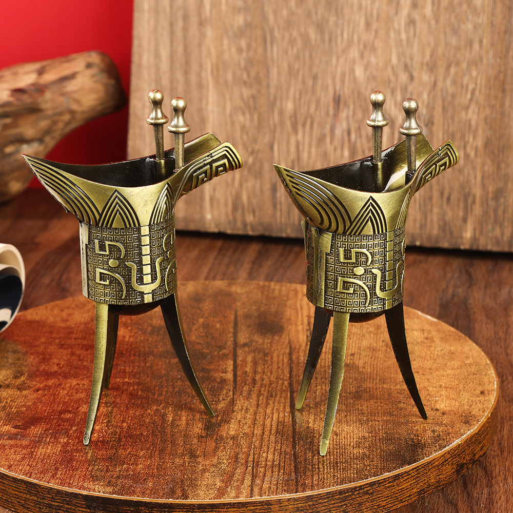 Creative imitation bronze triangular cup collection souvenir gifts…