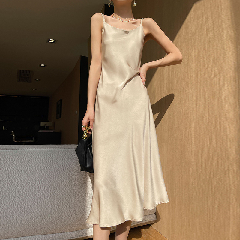Spring/Summer 2025 New Women's U-Neck Long dress Jacquard Elegant All-Match Long Dress Sleeveless Sling Silk Satin Spring/Summer 2025 New Women's U-Neck Long dress Jacquard Elegant All-Match Long Dress Sleeveless Sling Silk Satin