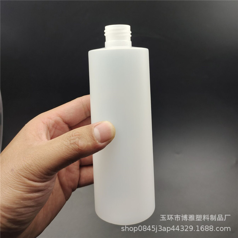 hdpe250ml塑料平肩本色半透白色喷雾瓶圆柱拧盖瓶酒精消毒水瓶