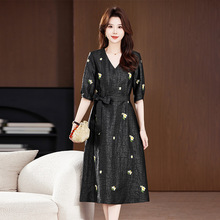 杭州新款真丝龟纹老料香云纱绣花女夏季桑蚕丝国风气质立领连衣裙