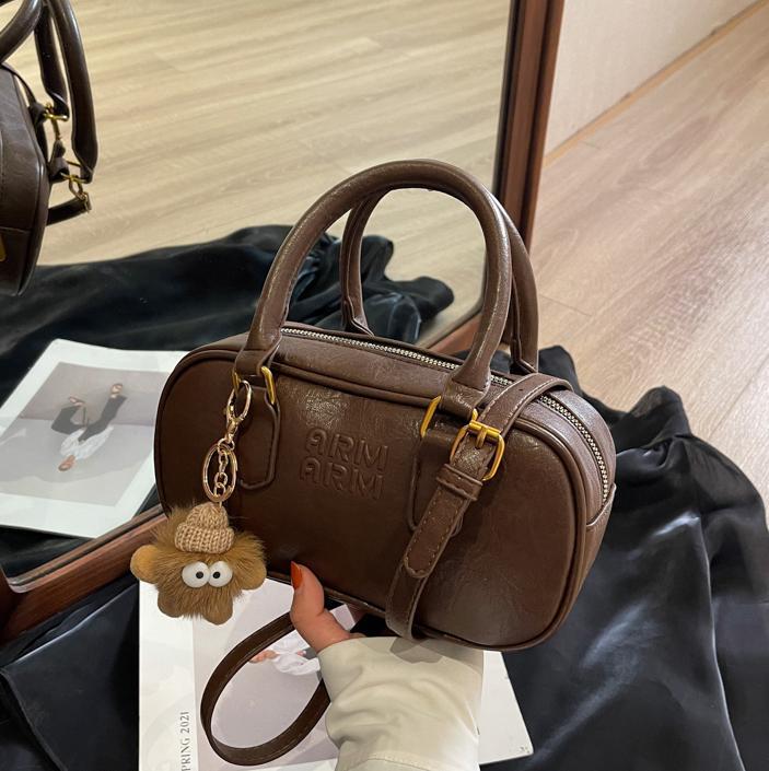 Bagos de bolos de nicho de alto nivel para mujeres 2025 nuevo retro moda bolso de hombro bolso de moda universal