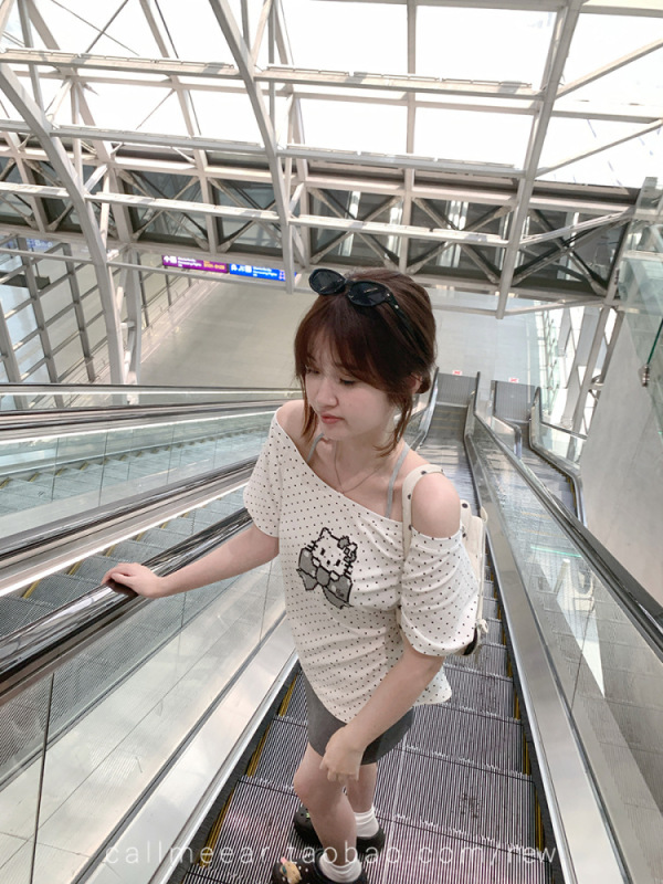 上質コットン【ミルクニャーボボ】オフショルダー水玉半袖Tシャツ レディース 夏 キティ刺繍トップス|undefined