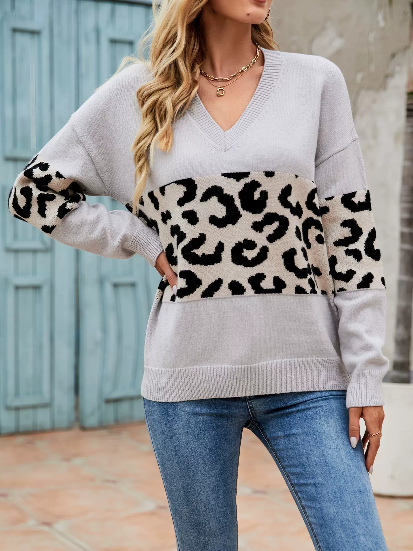 Европейский и американский трансграничный осенне-зимний новый v-образный вырез, персонализированный трикотаж, экспортный пуловер, трикотаж с леопардовым принтом для женщин, модный стиль