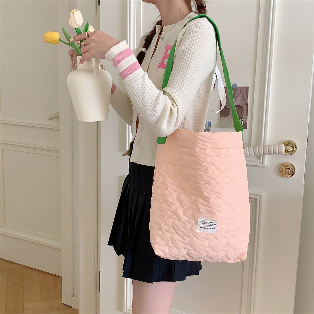 38241 ins new contrast color shoulder bag student female practical large capacity mummy bag quilted shoulder bag female_voghion.com
