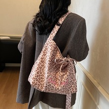 松弛感大容量豹纹包包女2025新款通勤百搭单肩斜挎包大学生托特包