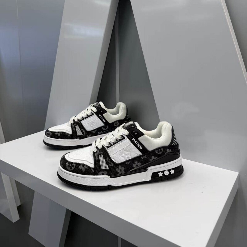2026 New White Cement Couple's Height-Increasing Versatile Fashion Casual Height-Increasing Sneakers High Street Trendy White Board Shoes