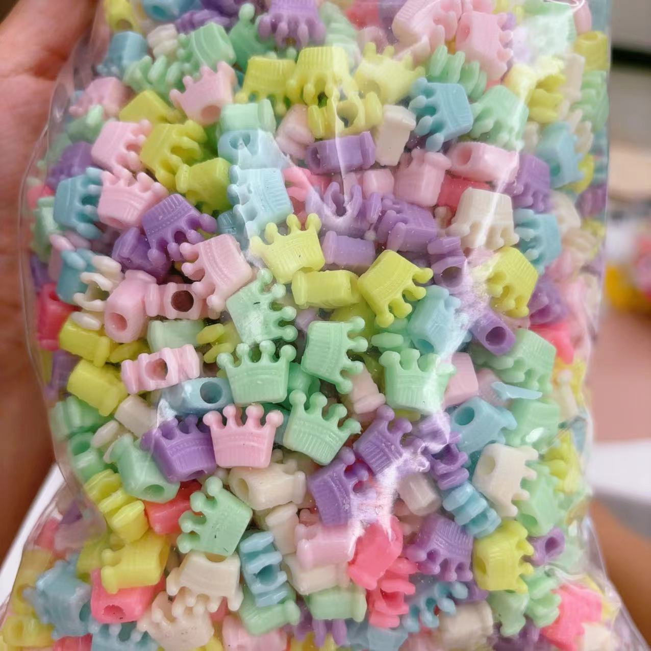 2025 Nuevas cuentas de cabello baratas en bolsa nuevas cuentas de plástico de color primavera diy gran agujero image 13