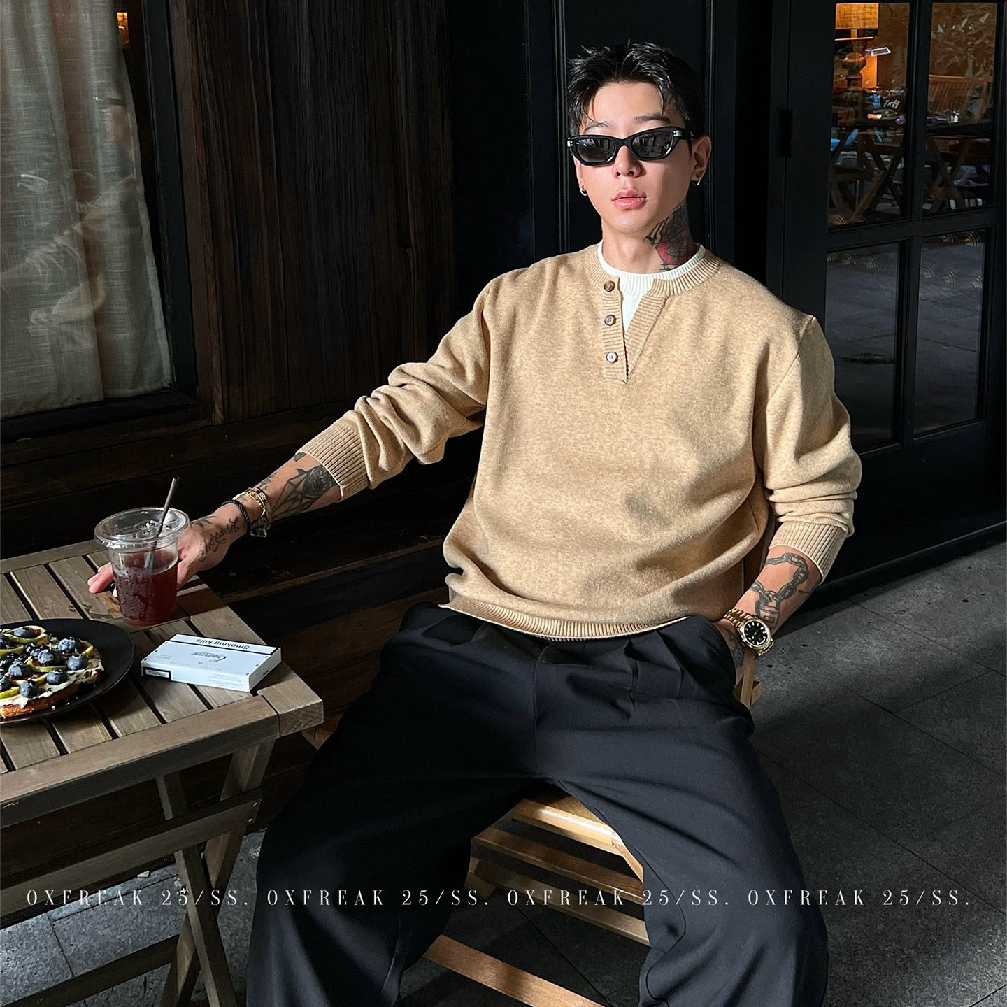 Explosiones transfronterizas de tamaño grande europeo falso dos piezas de camisetas de punto de cuello en V suéter hombre viejo viento de negocios otoño invierno fábrica al por mayor