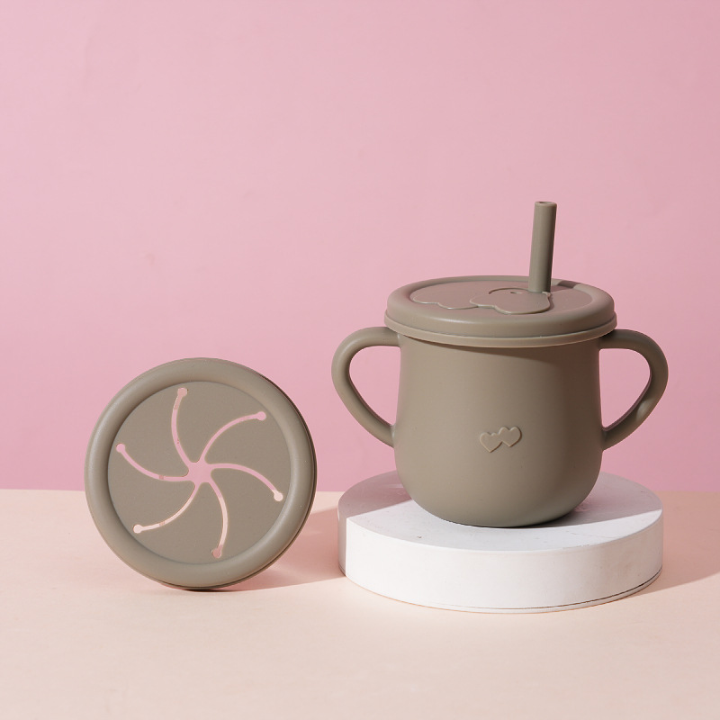 Taza de bebé de silicona transfronteriza con cubierta de bocadillos, taza de paja de grado alimenticio para niños, taza de bebida anti-caída para bebés