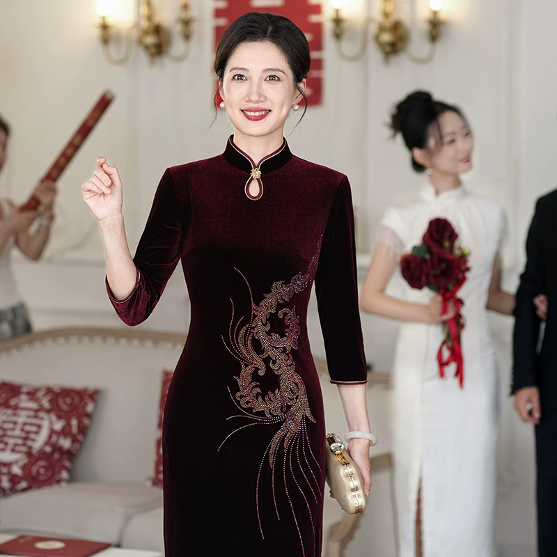 Свекровь Cheongsam Молодая мама Свадебный костюм Свадебный костюм высокого класса темпераментное свадебное платье высокого уровня бархатное платье