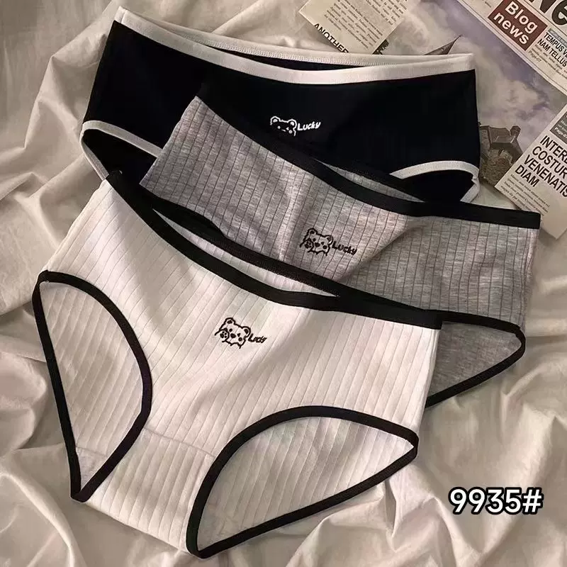 ins小熊纯棉内裤女中腰舒适简约少女学生提臀透气棉质三角裤跨境