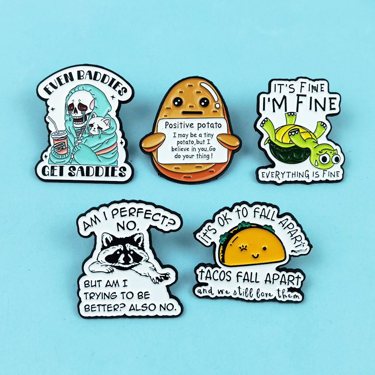 Broches creativos con letras inglesas de dibujos animados, insignias metálicas con forma de animales y accesorios decorativos personalizados para mochilas.
