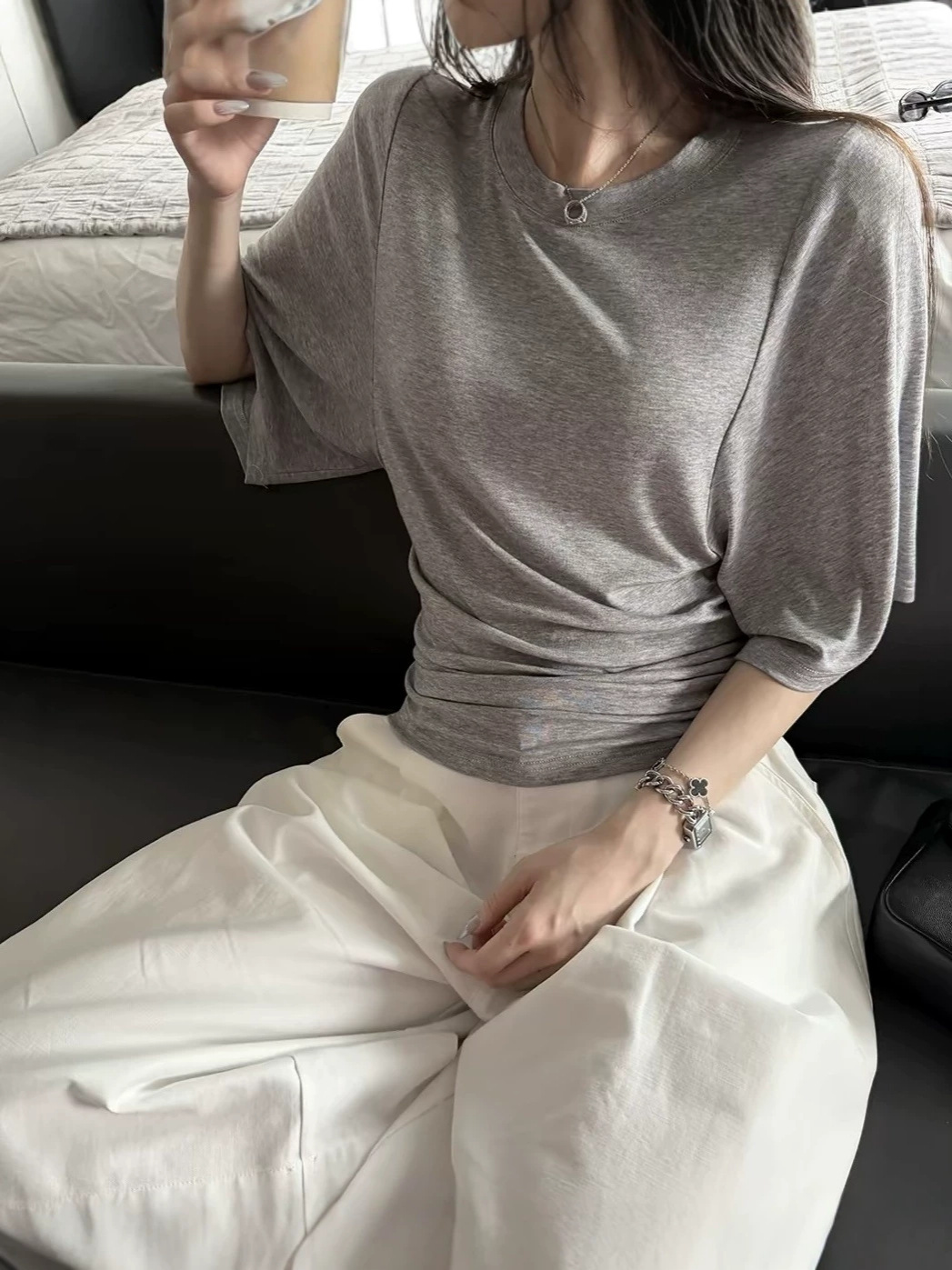 Coreano simple blanco cuello redondo camiseta de manga corta nicho diseño de cintura pliegue delgada suave brisa versátil image 1