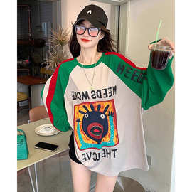 春秋季新款绿白拼接连帽卫衣女个性印花休闲风显瘦百搭时尚上衣