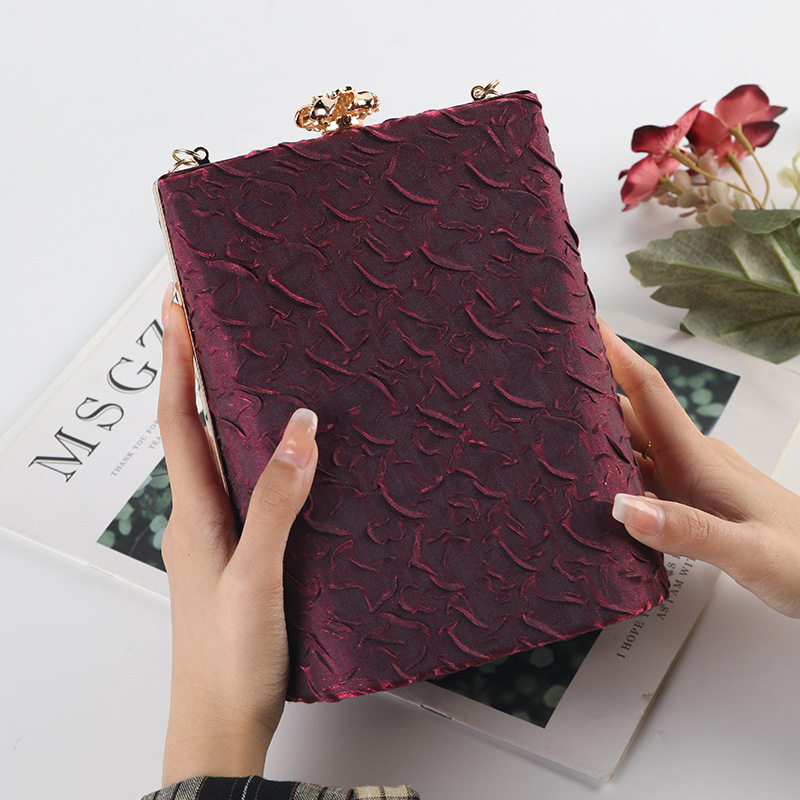 Bolso de noche en forma de T de las mujeres de moda europeas y americanas bolso de vestir de gran capacidad bolso de banquete especial plisado Chaozhou ventas directas de fábrica