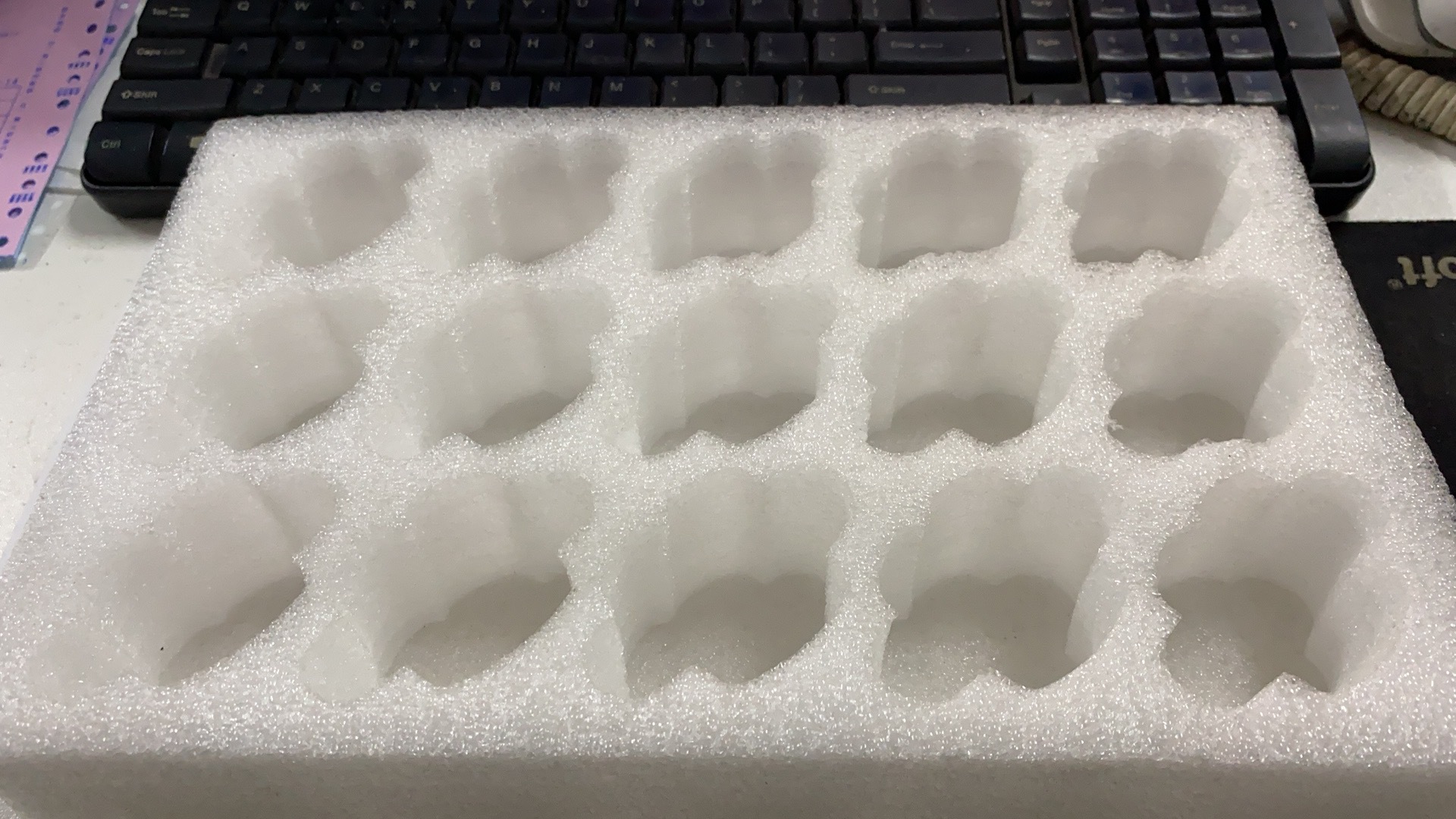 厂家供应白色李子石榴各类包装快递运输包装泡沫