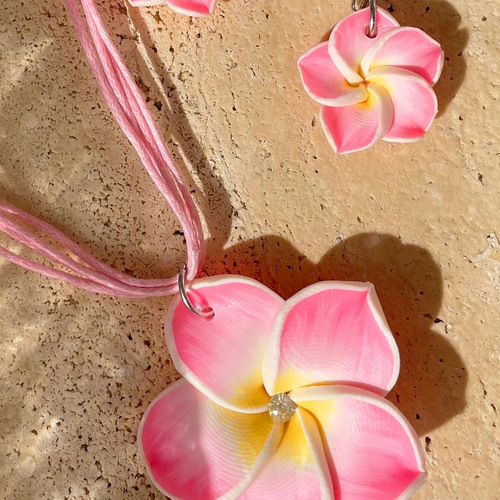 Soft pottery flower personalized necklace and earrings two-piece set European and American wax rope soft pottery plumeria-shaped bridesmaid gift N3211