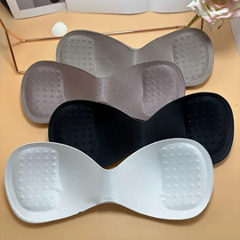 胸垫、插片;肩带、搭扣