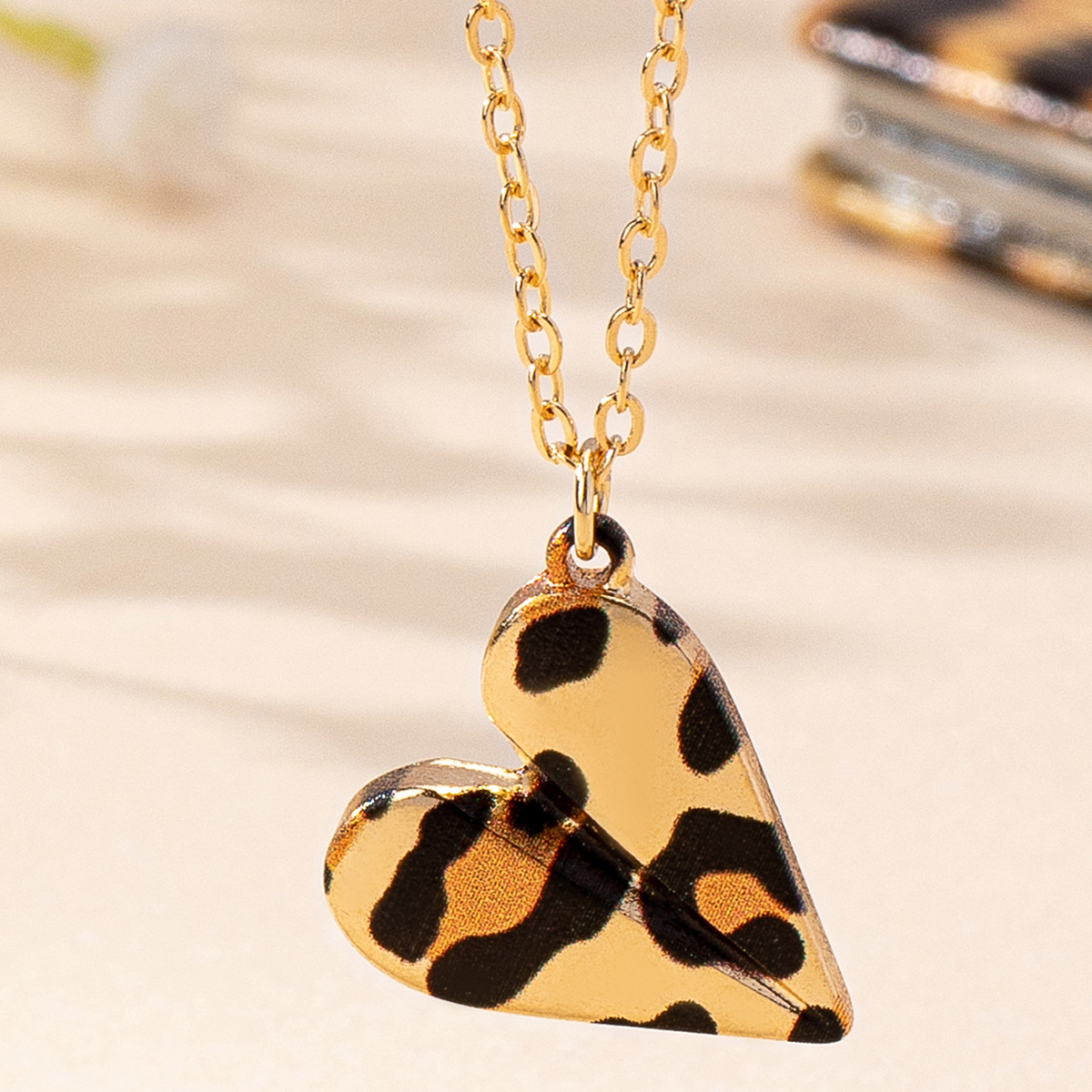 Collar con colgante de corazón y estampado leopardo, elegante y de lujo, para San Valentín, suministro transfronterizo image 4