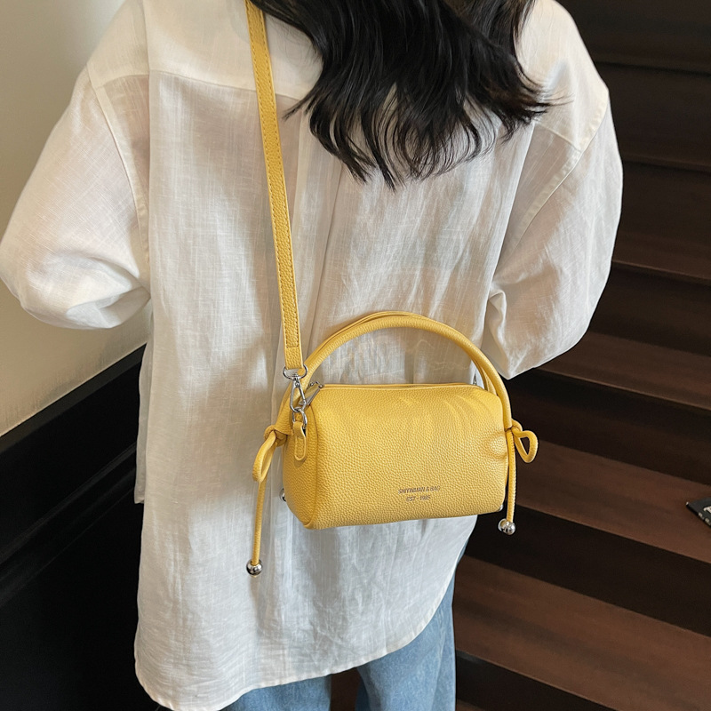 Bolso de mano simple coreano para mujeres 2025, nuevo tipo de bolso de viaje, bolso casual, ligero y de alta calidad.