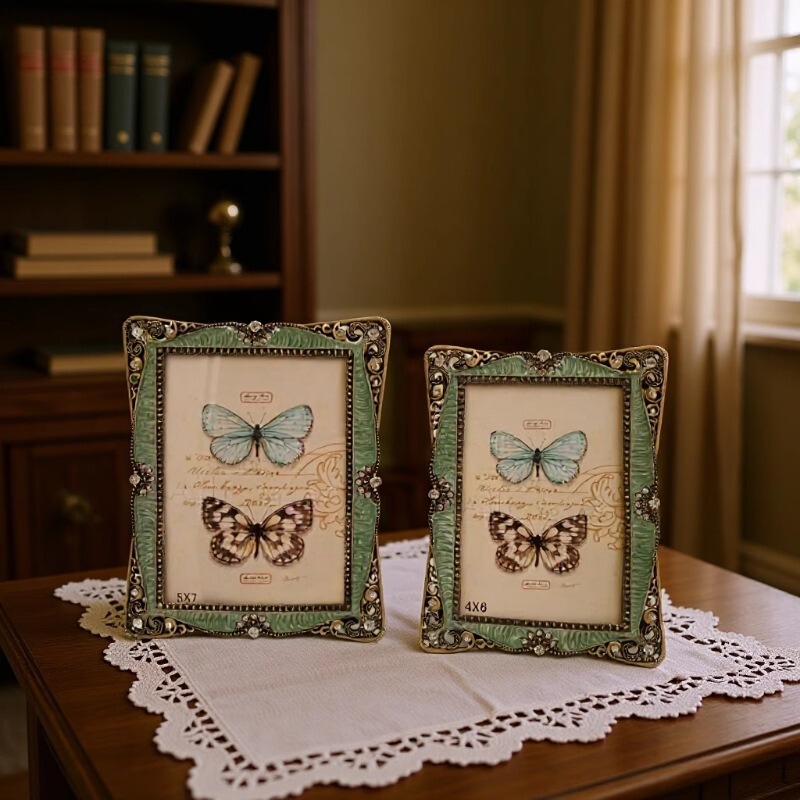 Manufacturers a large number of preferential supply of various materials advertising photo frames, gift photo frames. Children's photo frames. Graduation photo frames