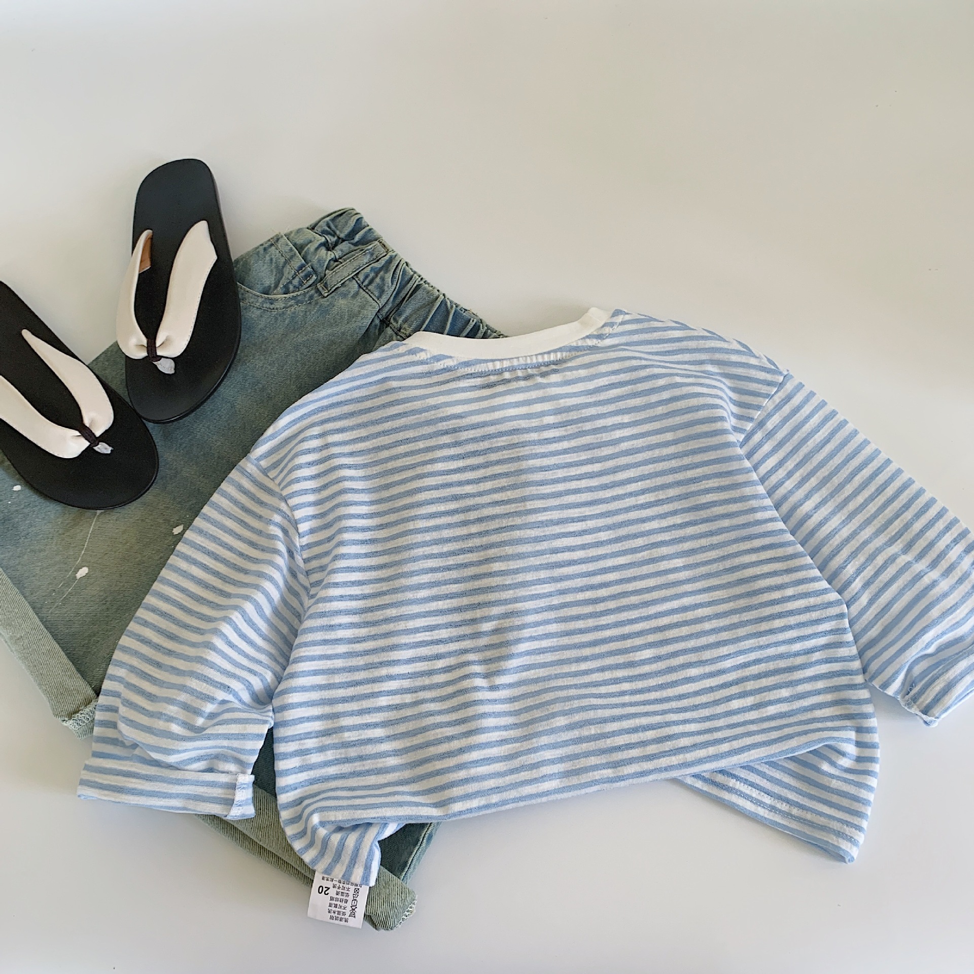 Ropa de protección solar de manga larga de verano para niños Maibao 2025 nueva ropa coreana de aire acondicionado fino a rayas para niños y niñas