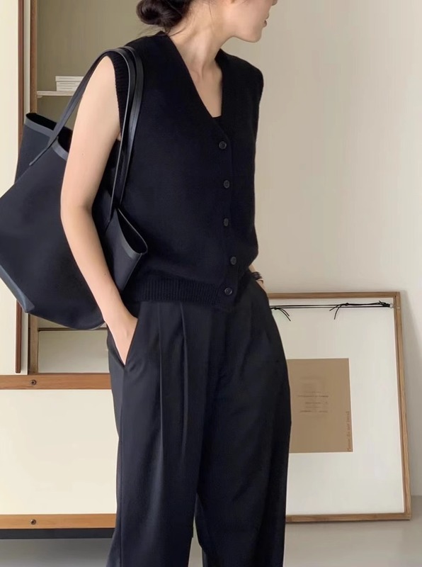 灰色V领羊毛针织毛衣开衫马甲女早秋减龄复古软糯外穿背心坎肩|undefined