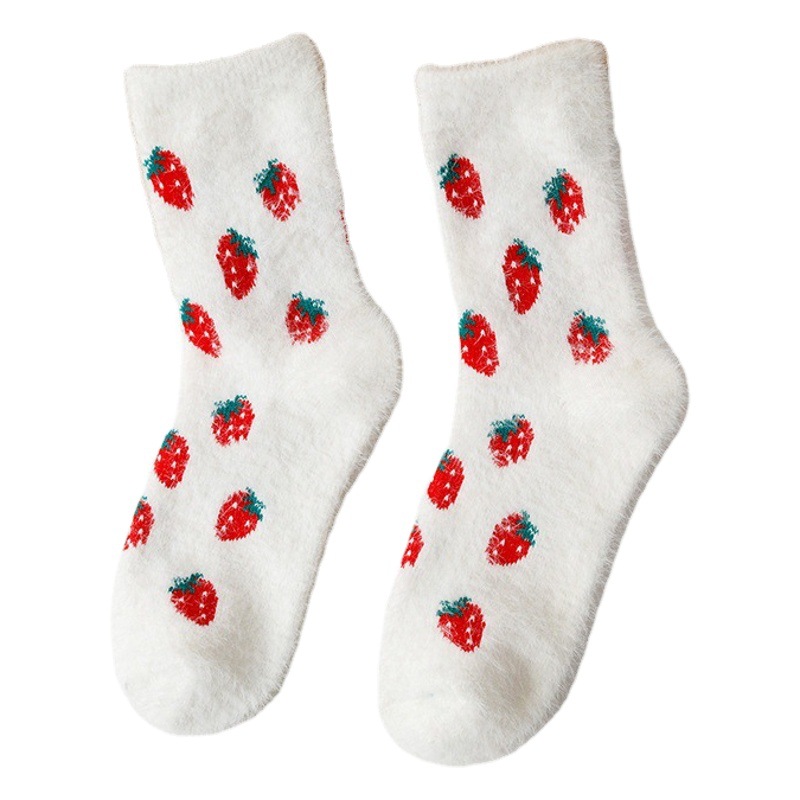 Otoño de la mitad de la pantorrilla engrosada terciopelo de visón lindo dibujos animados fruta fresa blanca caliente desodorante transfronterizo calcetines al por mayor