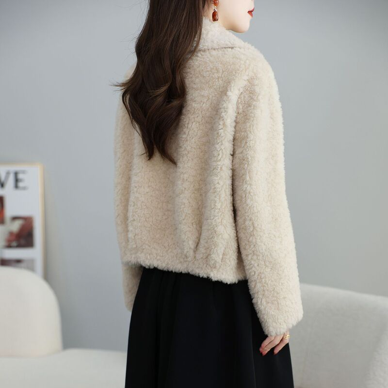 .New Style Sheepskin Coat Women's Short Lapel Imitation Wool Fur One-Piece Zipper Fur Coat .New Style Sheepskin Coat Women's Short Lapel Imitation Wool Fur One-Piece Zipper Fur Coat