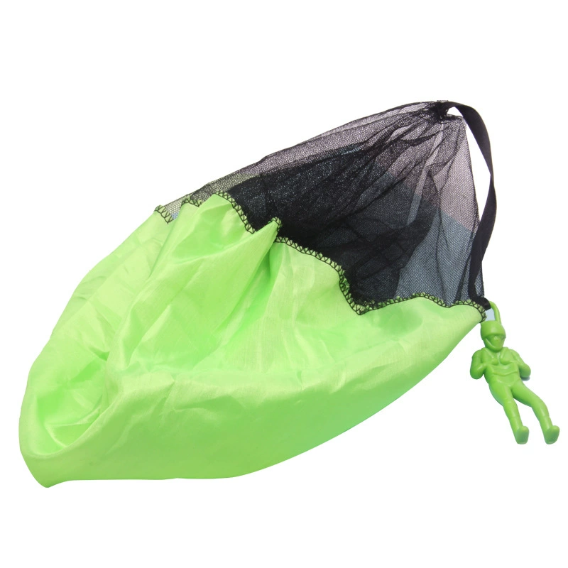 Children's hand throw parachute toy with soldiers with soldiers outdoor park sports sky flying umbrella Amazon wholesale