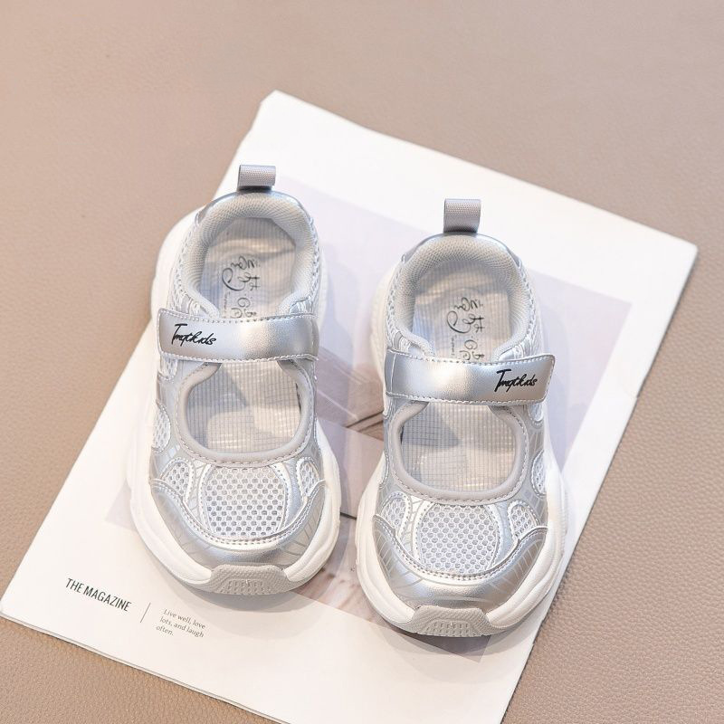 Sandalias cerradas para niñas, estilo nuevo de verano 2026, zapatillas de malla transpirables para niñas, zapatos de playa informales de malla para niñas image 9