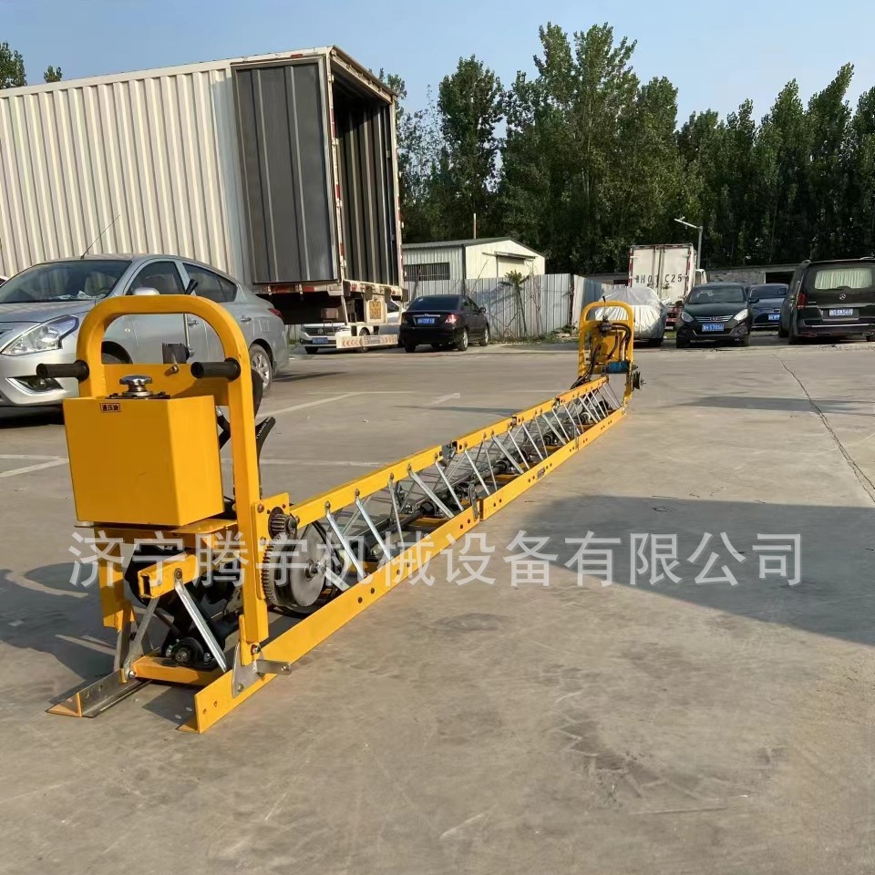 厂家供应全液压9米混凝土路面振动梁 自由组装汽油整平机