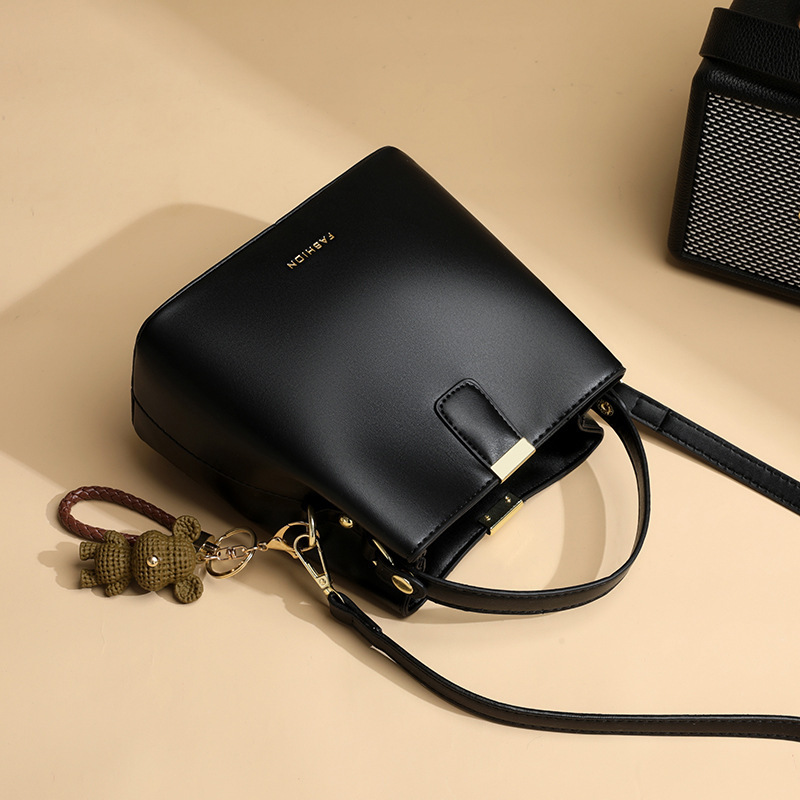 Trendy Textured Small Handbag for Women 2026 New Fashion Autumn Bucket Bag Simple Shoulder Crossbody Bag Trendy Textured Small Handbag for Women 2026 New Fashion Autumn Bucket Bag Simple Shoulder Crossbody Bag